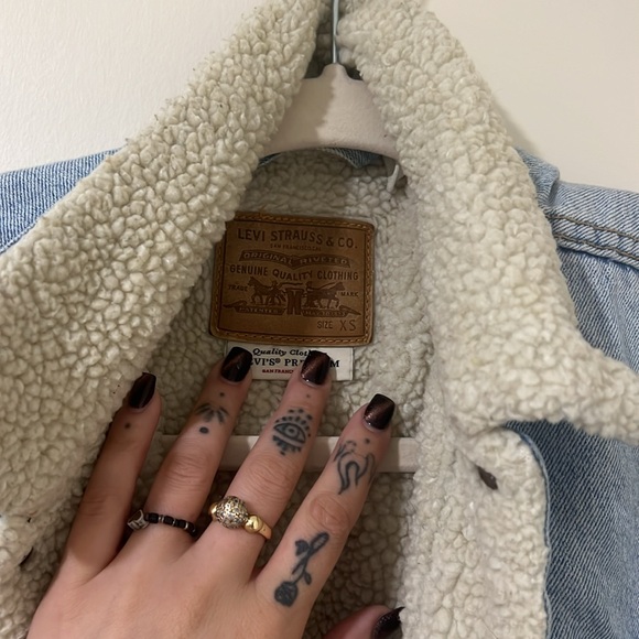 Women's Original Denim Trucker with Sherpa Lining 💙 - Picture 8 of 11